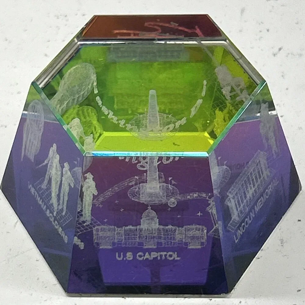 Washington DC Monument Souvenir 3D Laser‎ Etched Holograph Glass Paperweight